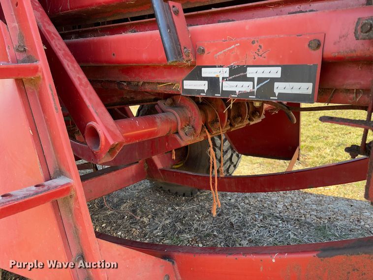 image for item FB3105 1996 Case IH 8575 large square baler