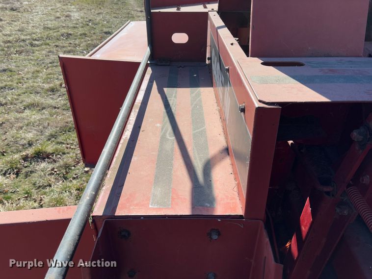 image for item FB3105 1996 Case IH 8575 large square baler
