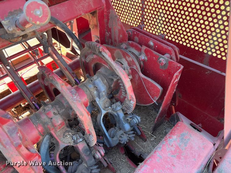 image for item FB3105 1996 Case IH 8575 large square baler