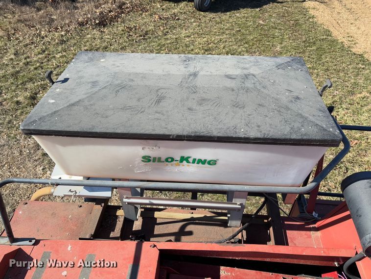 image for item FB3105 1996 Case IH 8575 large square baler