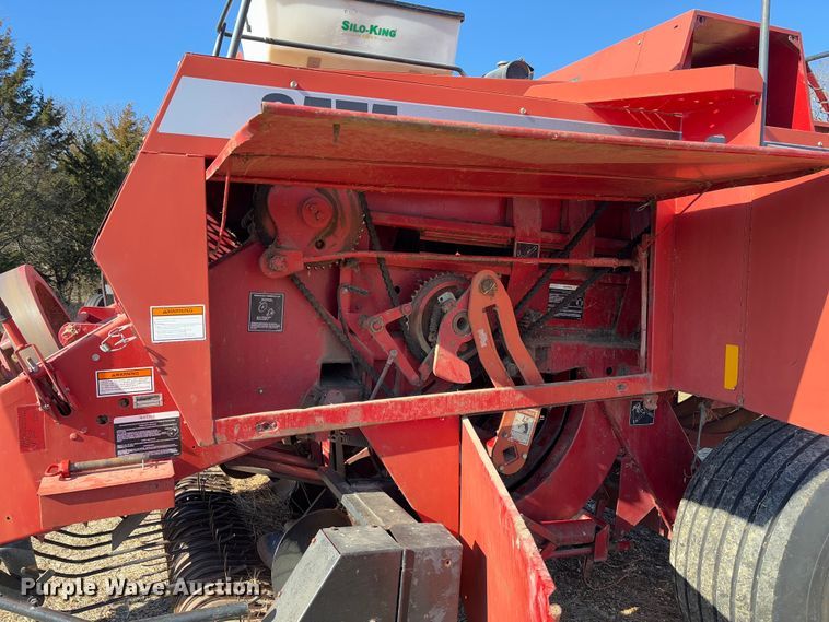 image for item FB3105 1996 Case IH 8575 large square baler