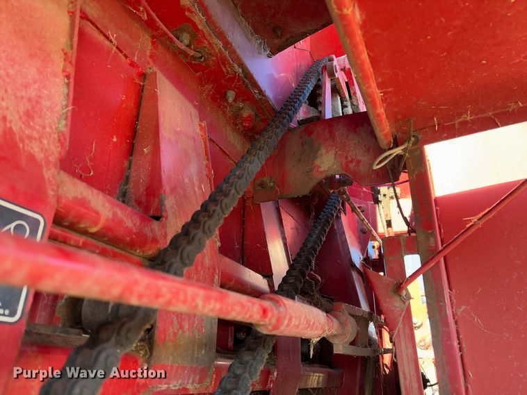 image for item FB3105 1996 Case IH 8575 large square baler