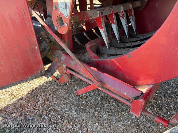 image for item FB3105 1996 Case IH 8575 large square baler
