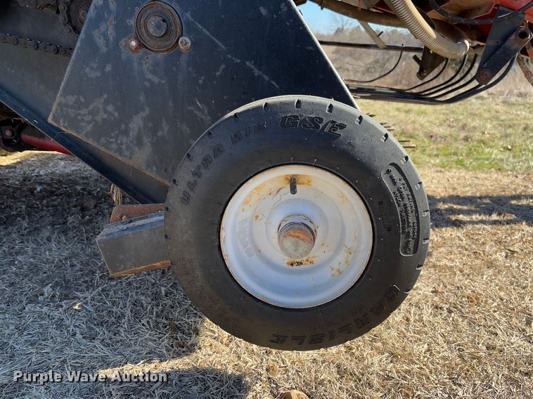 image for item FB3105 1996 Case IH 8575 large square baler