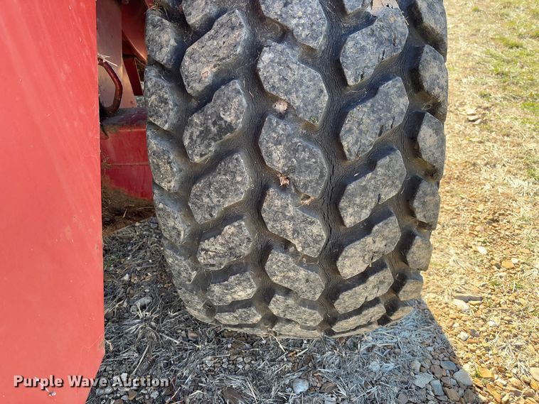 image for item FB3105 1996 Case IH 8575 large square baler