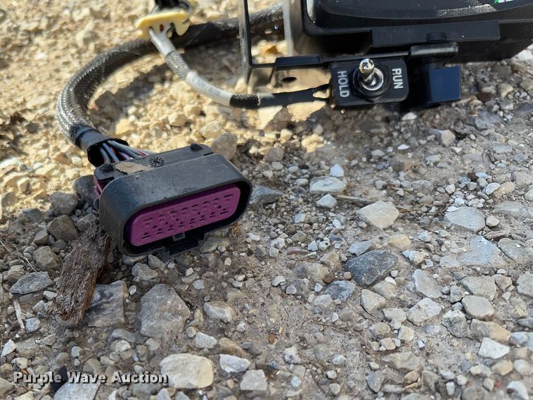 image for item FB3105 1996 Case IH 8575 large square baler