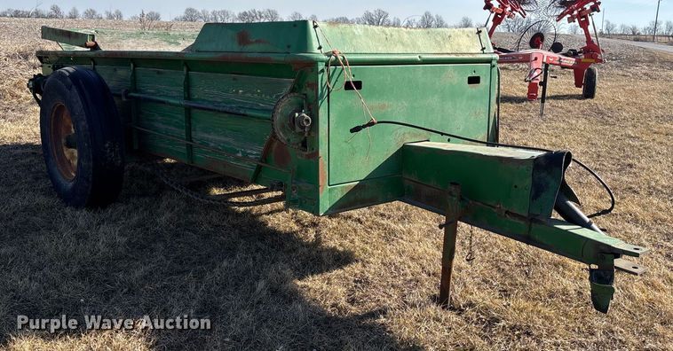 image for item FB3499 John Deere manure spreader