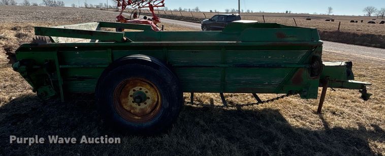 image for item FB3499 John Deere manure spreader