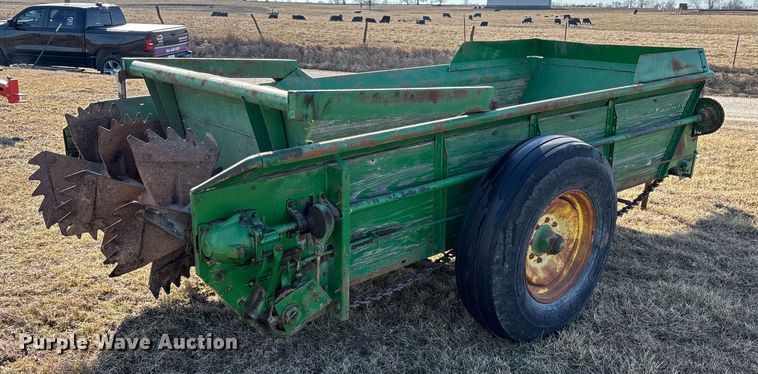 image for item FB3499 John Deere manure spreader