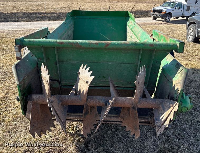 image for item FB3499 John Deere manure spreader
