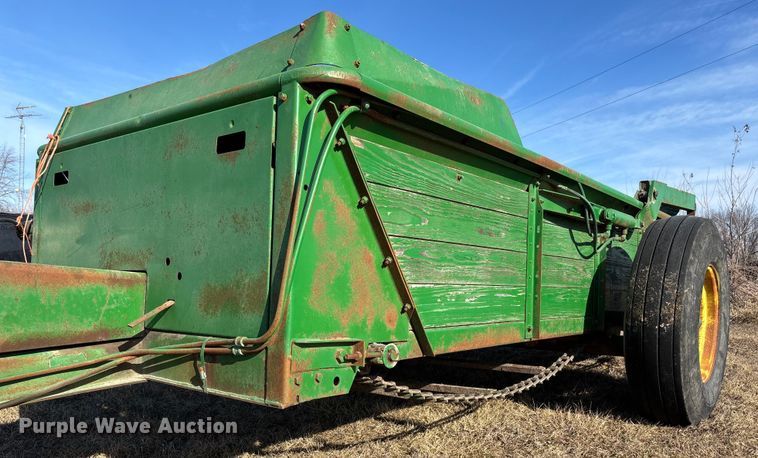 image for item FB3499 John Deere manure spreader