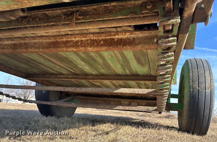 image for item FB3499 John Deere manure spreader