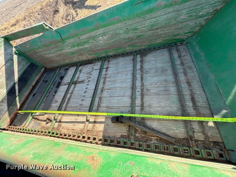 image for item FB3499 John Deere manure spreader