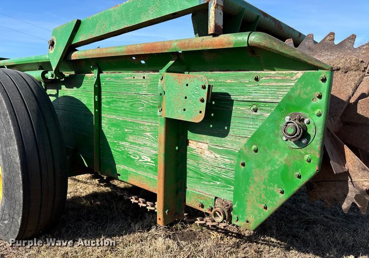 image for item FB3499 John Deere manure spreader