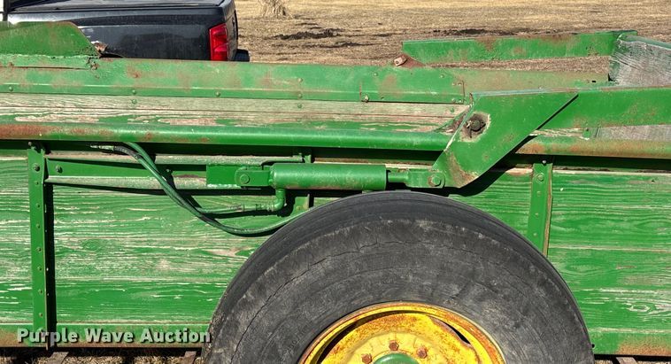 image for item FB3499 John Deere manure spreader