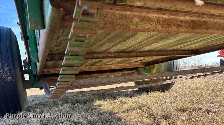 image for item FB3499 John Deere manure spreader