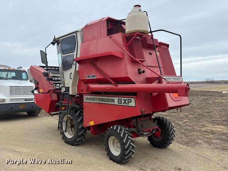 image for item FC1582 1997 Massey Ferguson 8XP combine