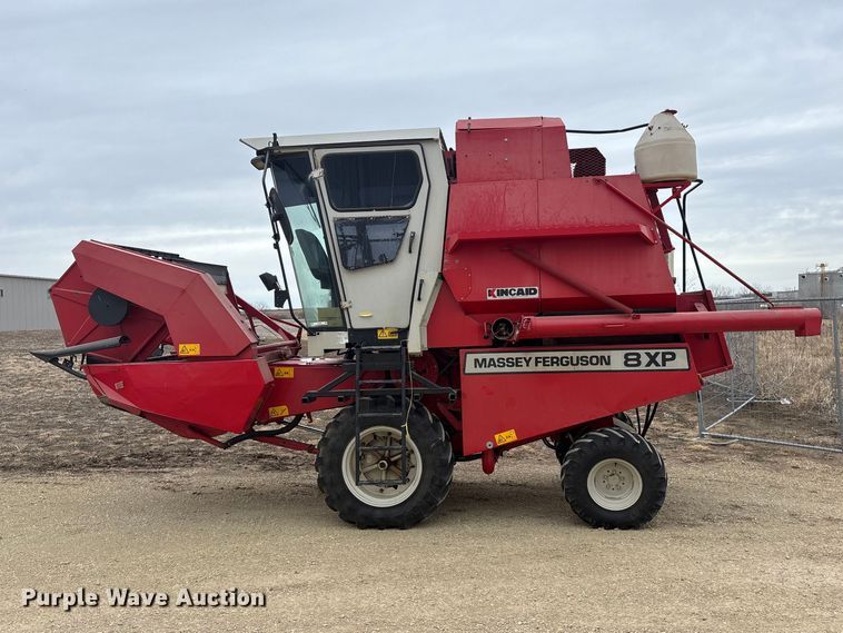 image for item FC1582 1997 Massey Ferguson 8XP combine