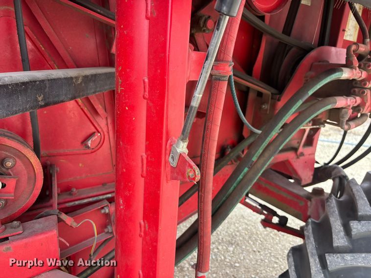 image for item FC1582 1997 Massey Ferguson 8XP combine
