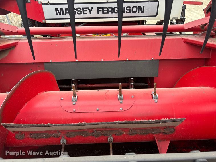image for item FC1582 1997 Massey Ferguson 8XP combine