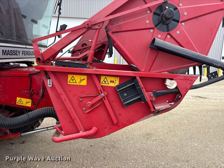 image for item FC1582 1997 Massey Ferguson 8XP combine