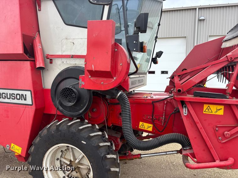 image for item FC1582 1997 Massey Ferguson 8XP combine