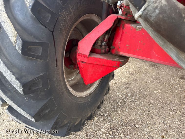 image for item FC1582 1997 Massey Ferguson 8XP combine