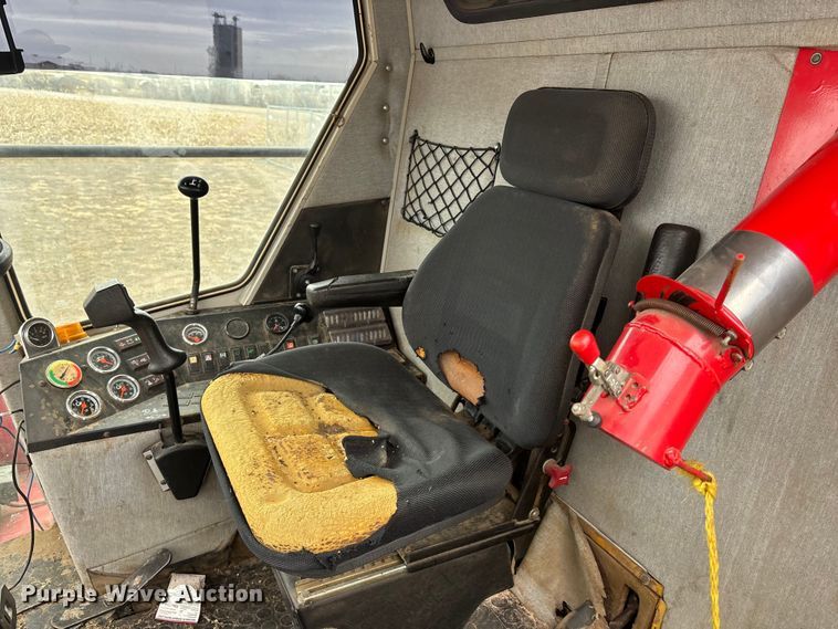 image for item FC1582 1997 Massey Ferguson 8XP combine