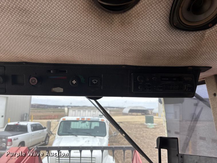 image for item FC1582 1997 Massey Ferguson 8XP combine