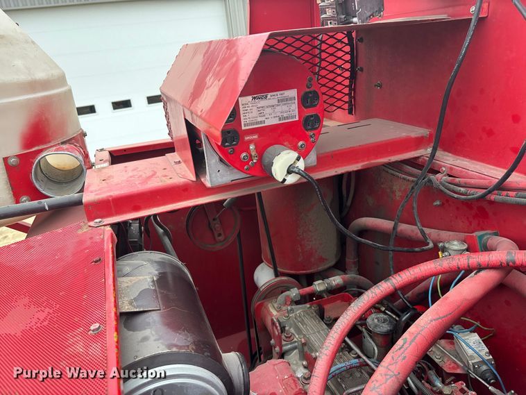 image for item FC1582 1997 Massey Ferguson 8XP combine