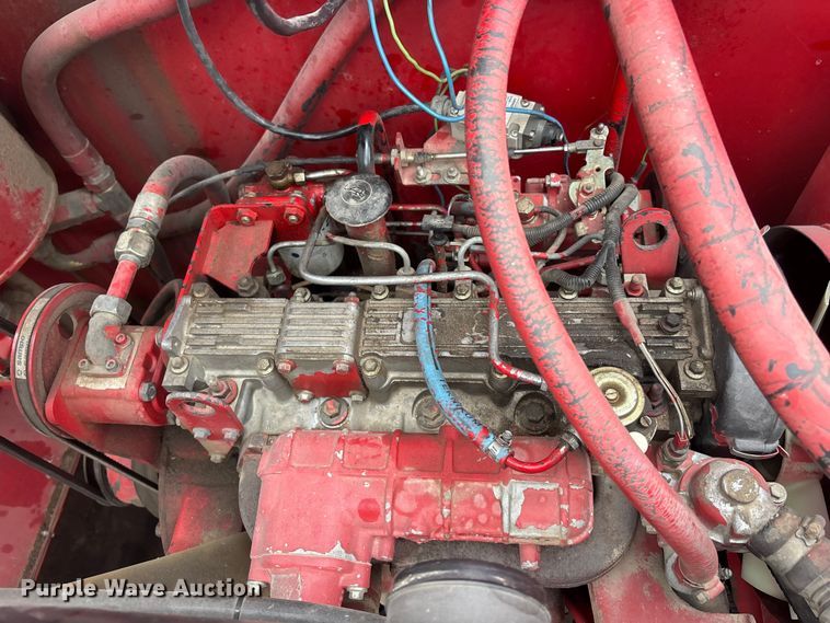 image for item FC1582 1997 Massey Ferguson 8XP combine