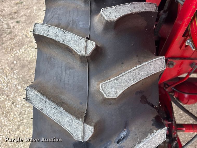 image for item FC1582 1997 Massey Ferguson 8XP combine