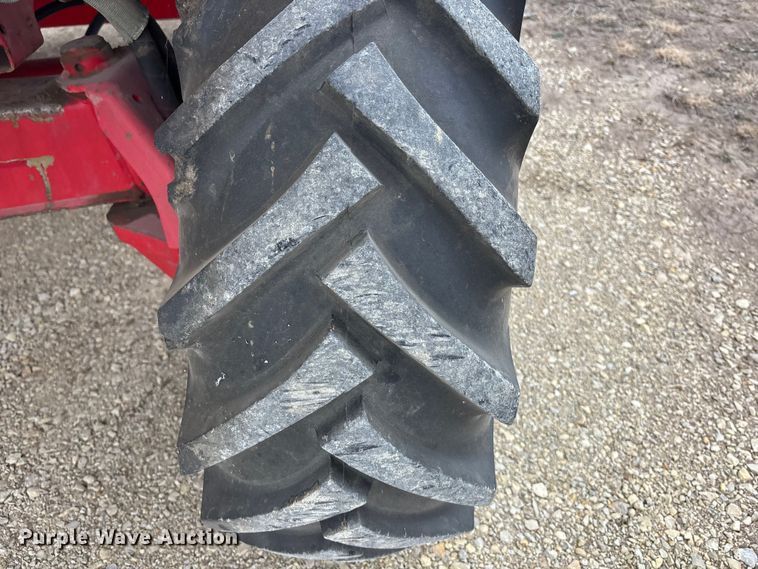 image for item FC1582 1997 Massey Ferguson 8XP combine