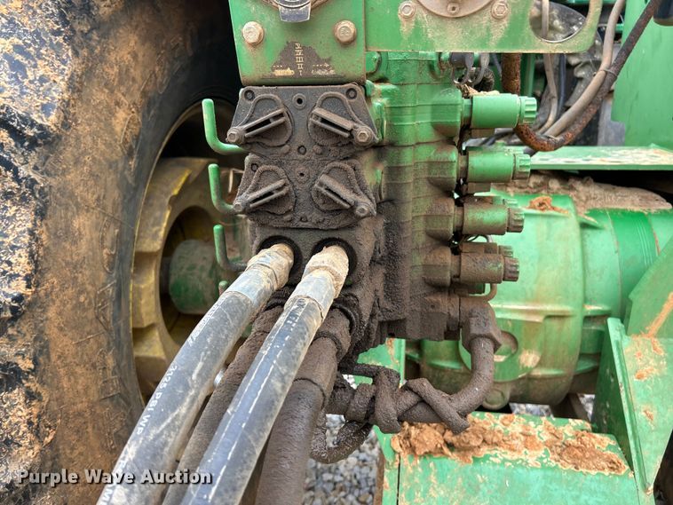 image for item FC5035 2002 John Deere 9420 4WD tractor