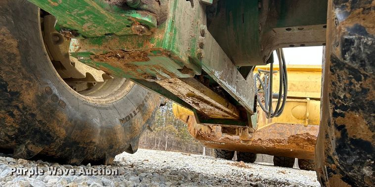 image for item FC5035 2002 John Deere 9420 4WD tractor