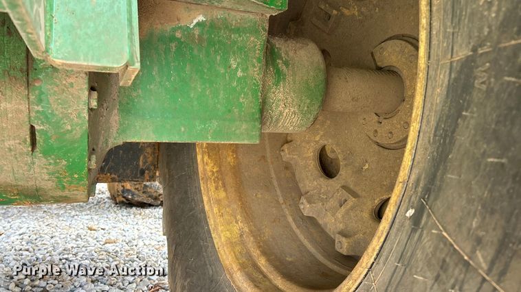 image for item FC5035 2002 John Deere 9420 4WD tractor