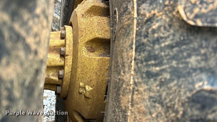 image for item FC5035 2002 John Deere 9420 4WD tractor