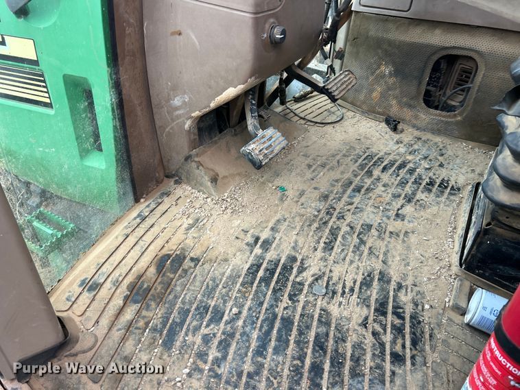 image for item FC5035 2002 John Deere 9420 4WD tractor