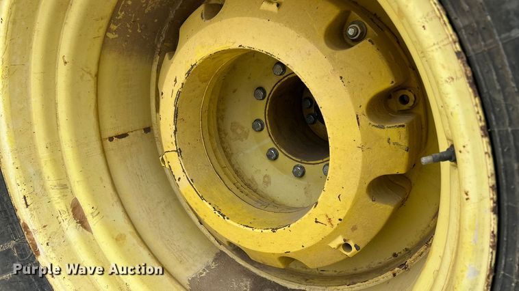 image for item FC5035 2002 John Deere 9420 4WD tractor