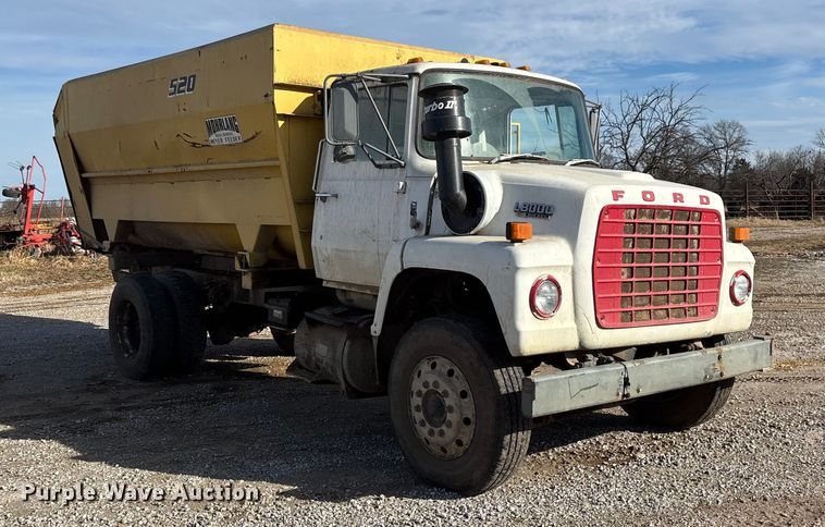 image for item FG0071 1989 Ford L8000 feed mixer truck