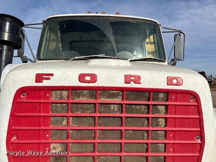 image for item FG0071 1989 Ford L8000 feed mixer truck