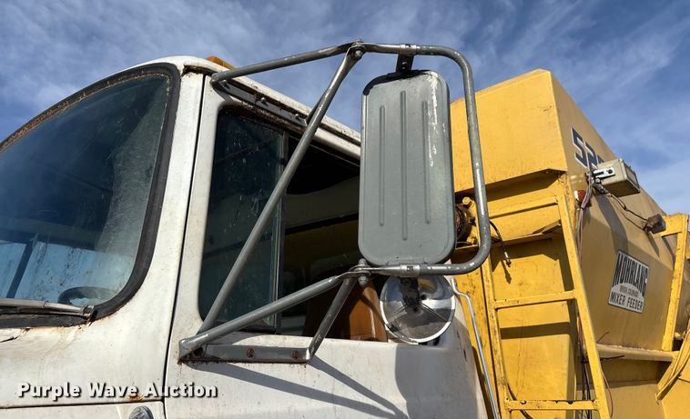 image for item FG0071 1989 Ford L8000 feed mixer truck