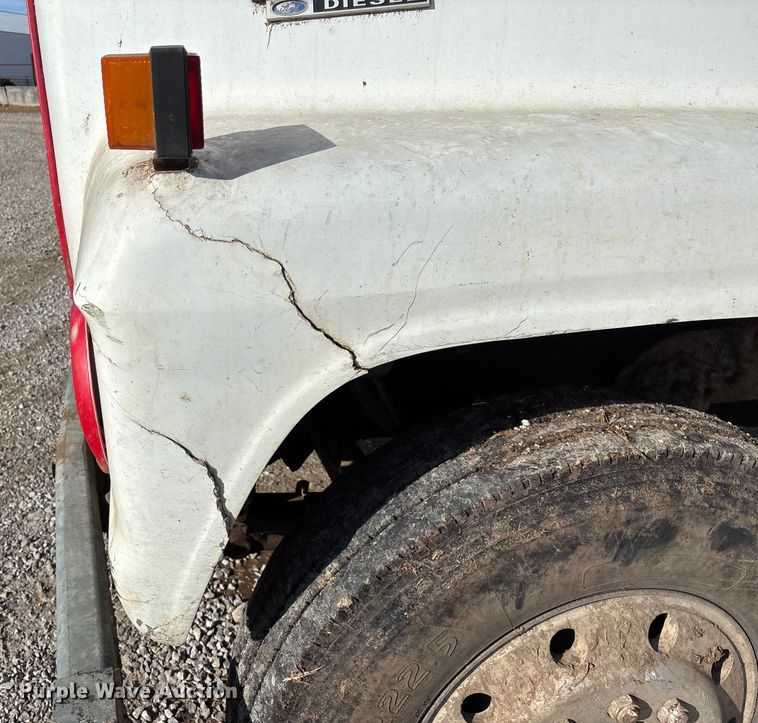 image for item FG0071 1989 Ford L8000 feed mixer truck