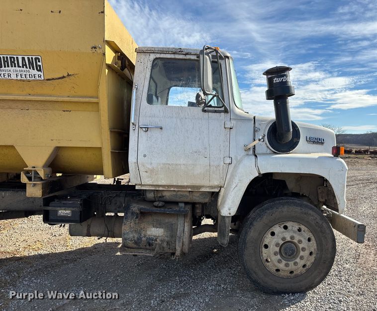 image for item FG0071 1989 Ford L8000 feed mixer truck