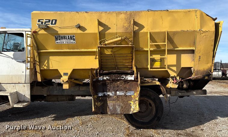 image for item FG0071 1989 Ford L8000 feed mixer truck