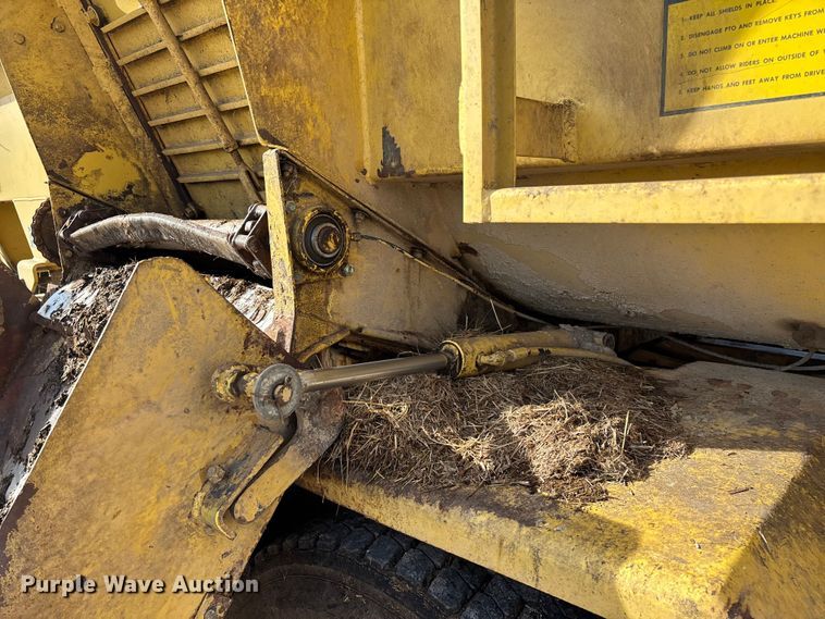 image for item FG0071 1989 Ford L8000 feed mixer truck