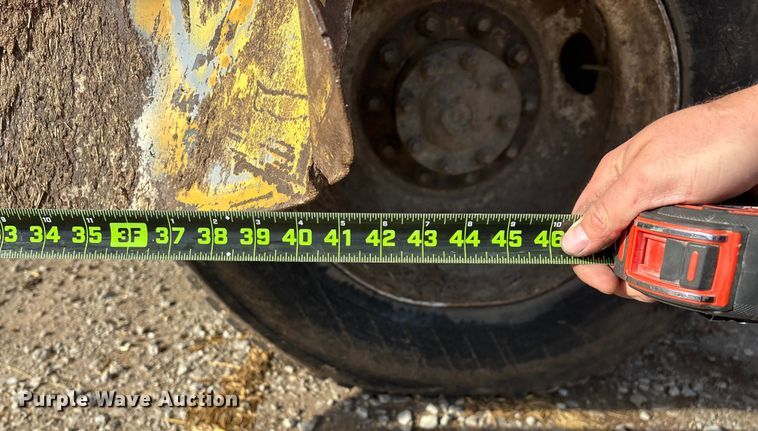 image for item FG0071 1989 Ford L8000 feed mixer truck