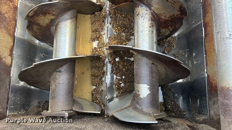 image for item FG0071 1989 Ford L8000 feed mixer truck