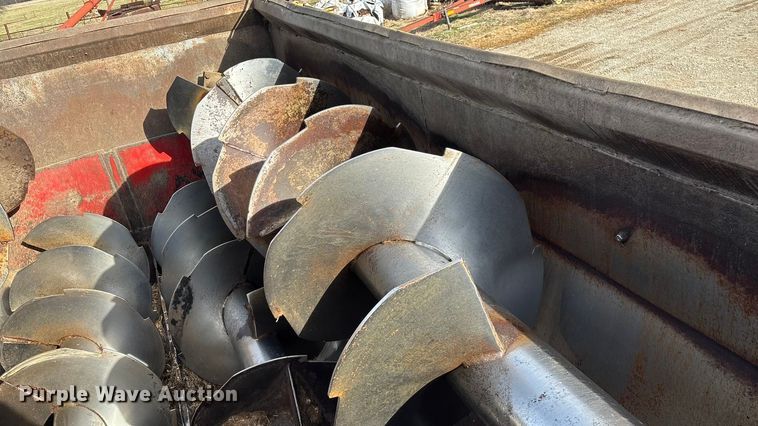 image for item FG0071 1989 Ford L8000 feed mixer truck