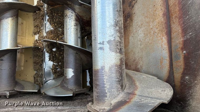 image for item FG0071 1989 Ford L8000 feed mixer truck